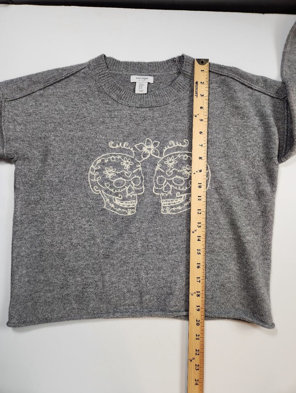 Haute Hippie Style Gray Sugar Skull Embroidered Cropped Sweater Size M Boho - Picture 12 of 14